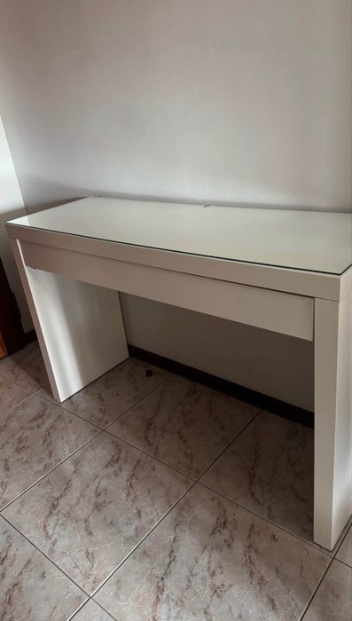 Penteadeira// hall de entrada// Movel Ikea