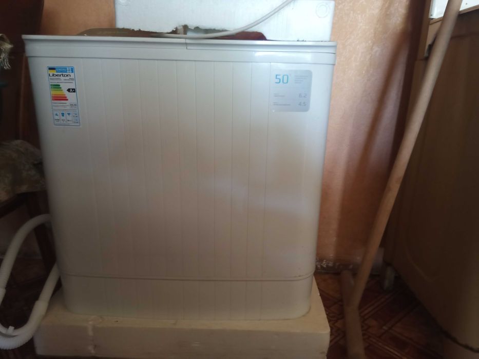 Пральна машинка Лібертон