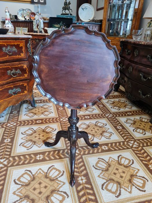 Restauros e pinturas em moveis e compra de antiguidades