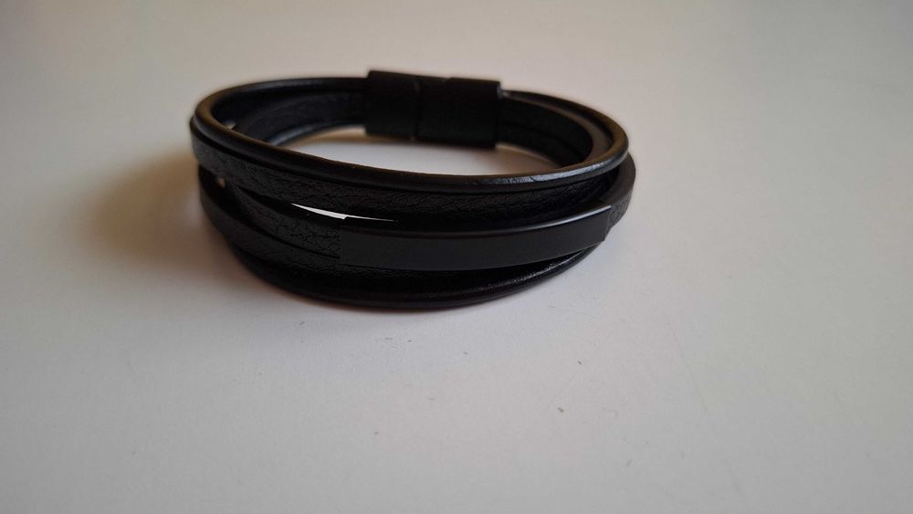 Męska bransoleta z ekoskóry matowa z czarną blachą