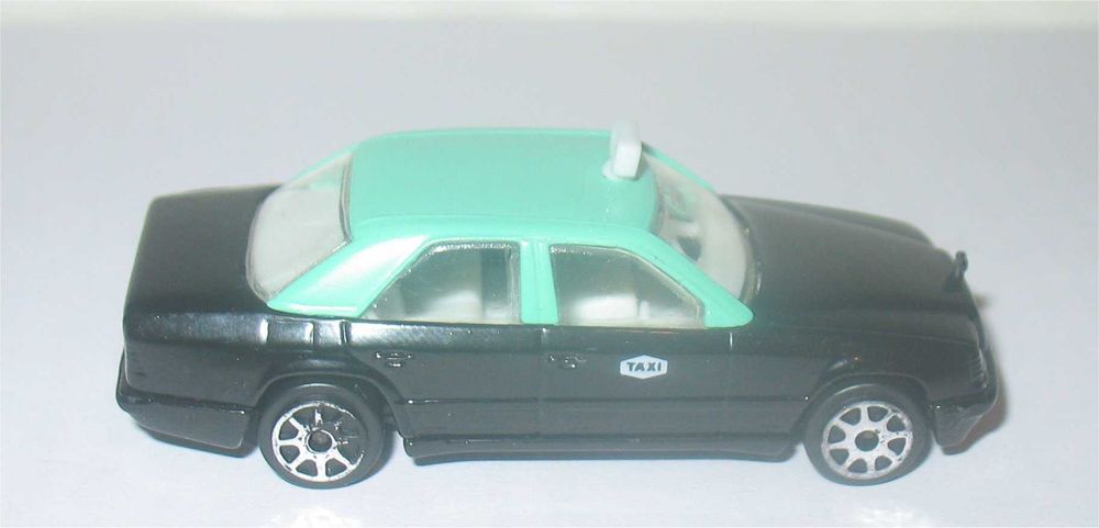 Poliguri - Mercedes 200 (W124) - Taxi de Portugal