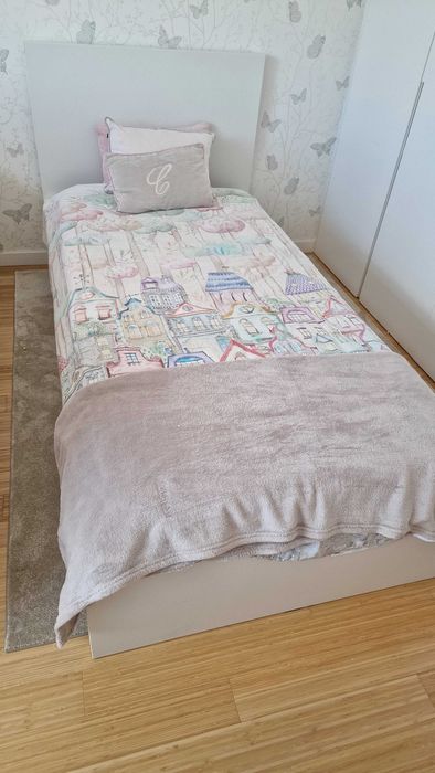 Estrutura de cama +Estrado de ripas Ikea64398362901889120
