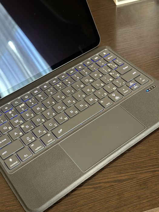 Чохол-клавіатура LAUT TypeFolio для iPad Pro 11 / iPad Air 4-5