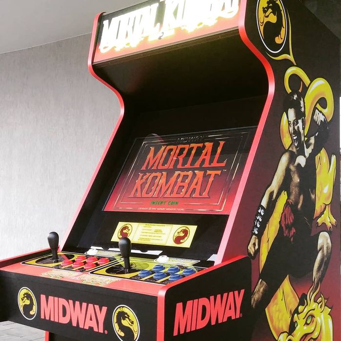 Аркадный игровой автомат Pac-Man, Mortal Kombat