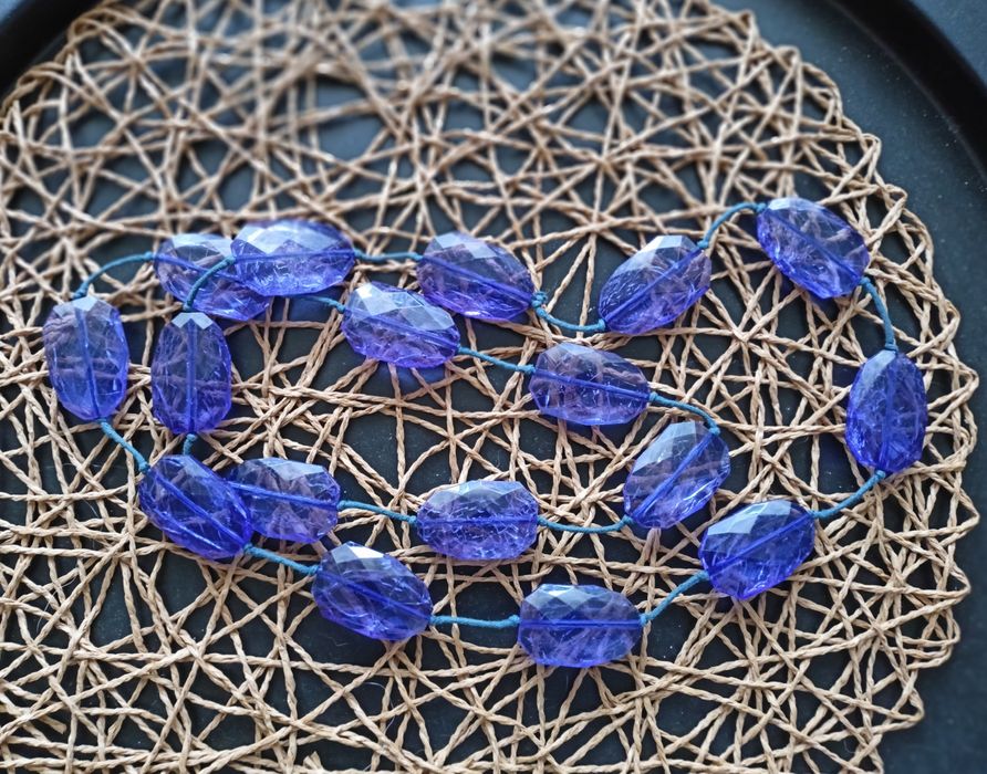 Długie fioletowe korale