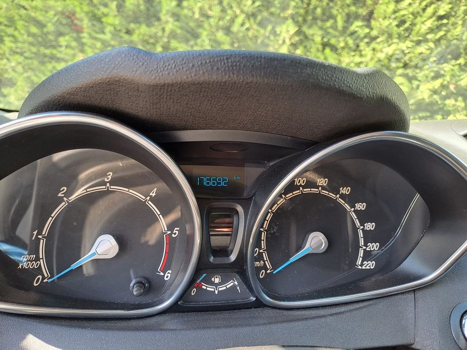 Ford Fiesta 1.5tdci  Titanium 2015 — photo 3