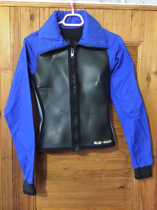 Продам женскую мото курточку