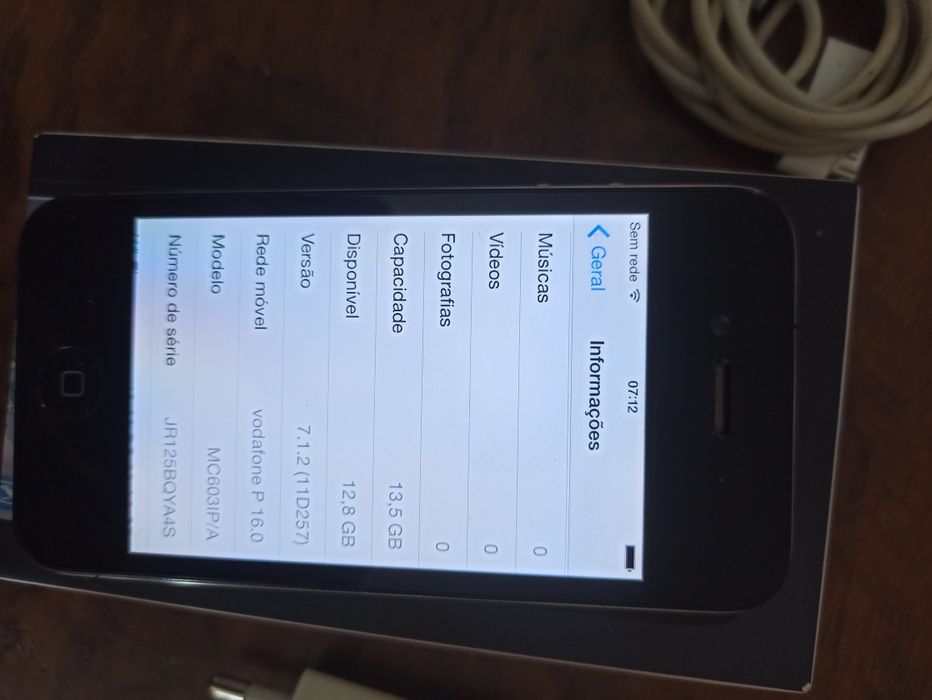iPhone 4 black 16gb