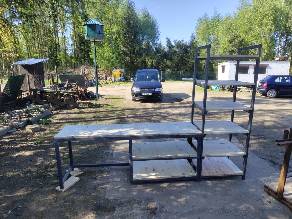 Stół warsztatowy . Regał