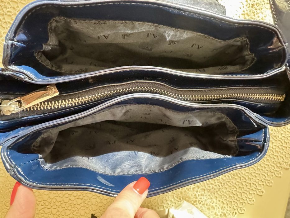 Продам сумку ARMANI JEANS ОРИГИНАЛ состояние новой!