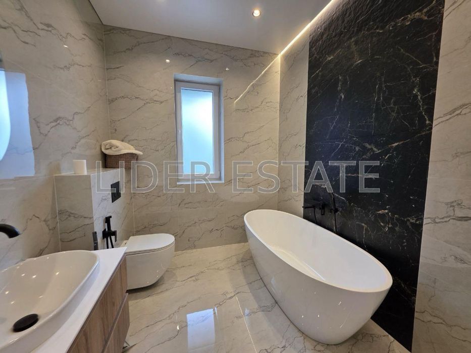 Продаж елітного будинку Червениця