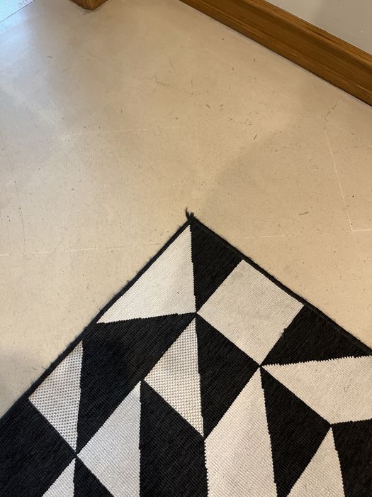 Tapete Preto e Branco Geométrico 160 × 230 cm