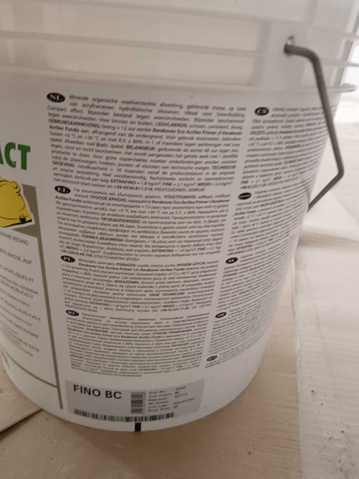 Massa de acabamento  acrilico keraloll para capoto