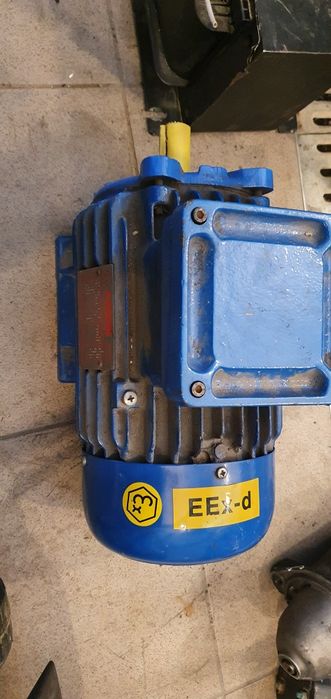 Электродвигатель електродвигун