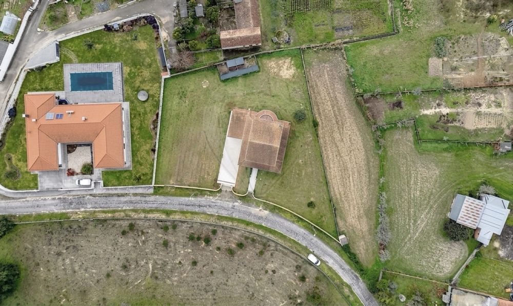Moradia T4 Isolada com 2.235 m² de Terreno em Mira