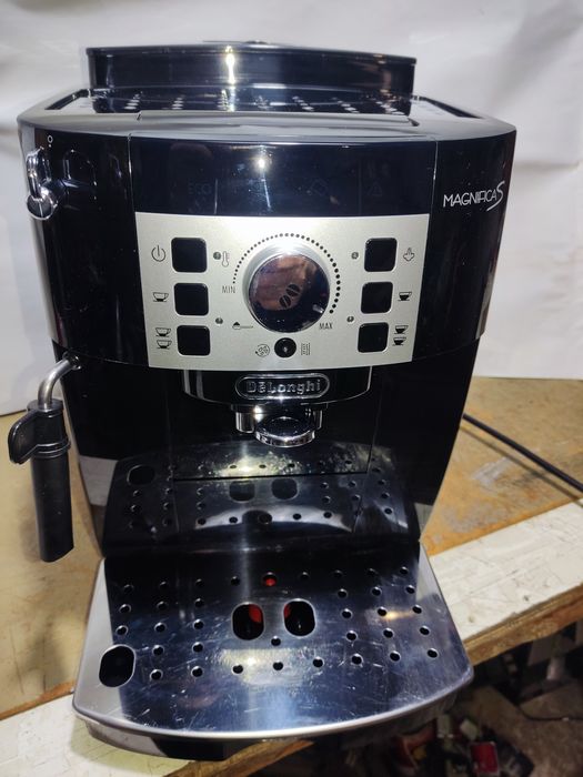 Delonghi Magnifica S 2019рік.