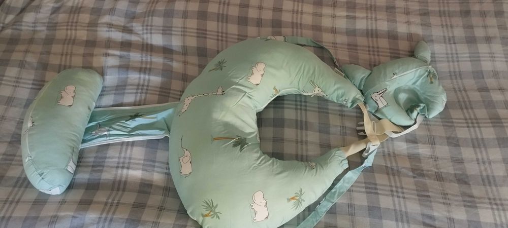 Almofada de amamentação (nova)