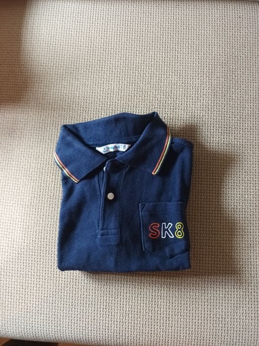 Sortido de roupas de menino