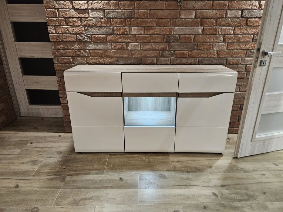 Meble pokojowe. Komoda i RTV