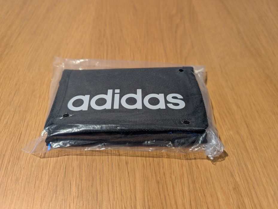 Portfel adidas LINEAR WALLET czarny