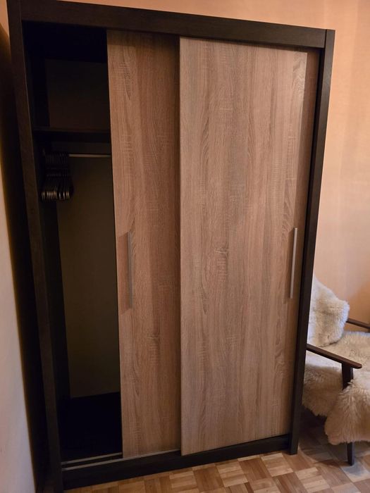 Oddam szafę dwudrzwiową