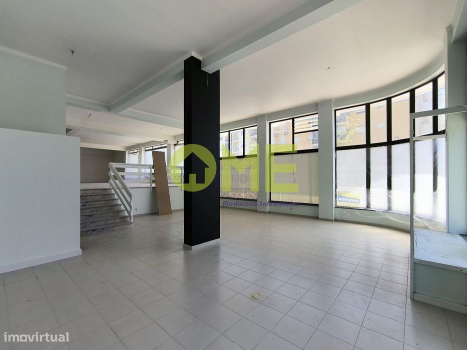 Loja Comercial/Serviços em Ourém - Excelente Oportunidade