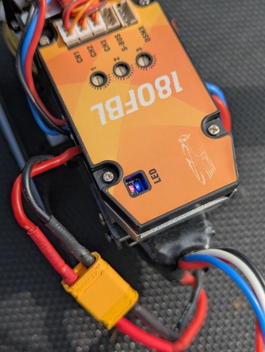 Вертоліт на радіокеруванні Eachine E180