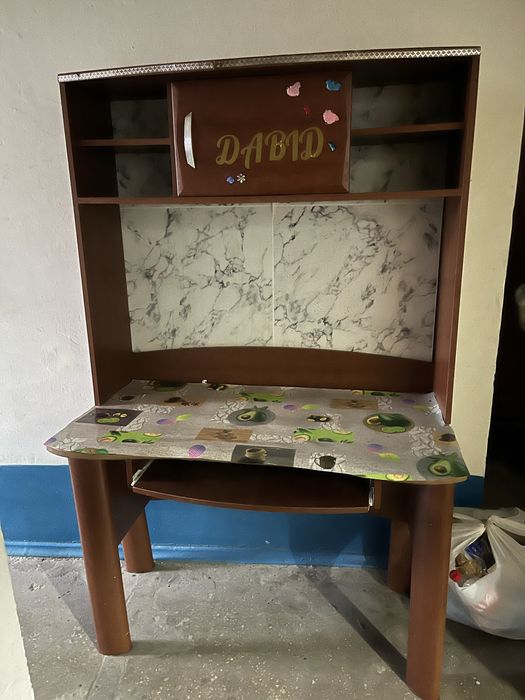 Отдам стол комютерний состояние на фото