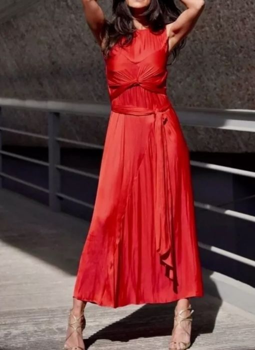 Nowa satynowa czerwona sukienka  zara wiązana rozm M