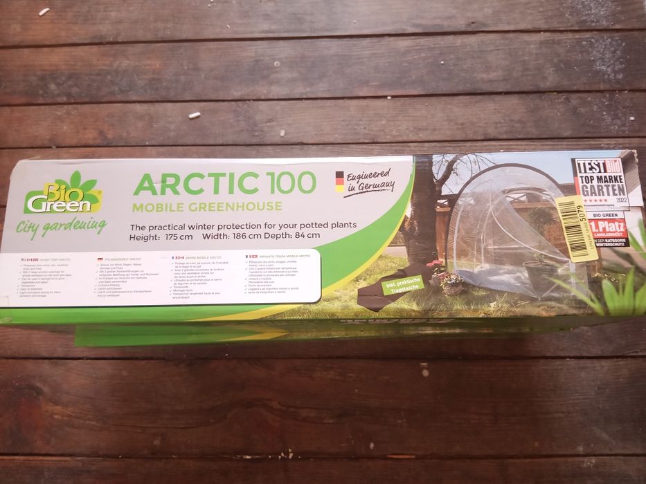 Mini szklarnia do ogrodu