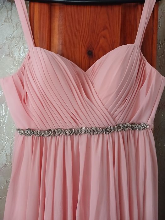 Випускна сукня рожевого кольору
