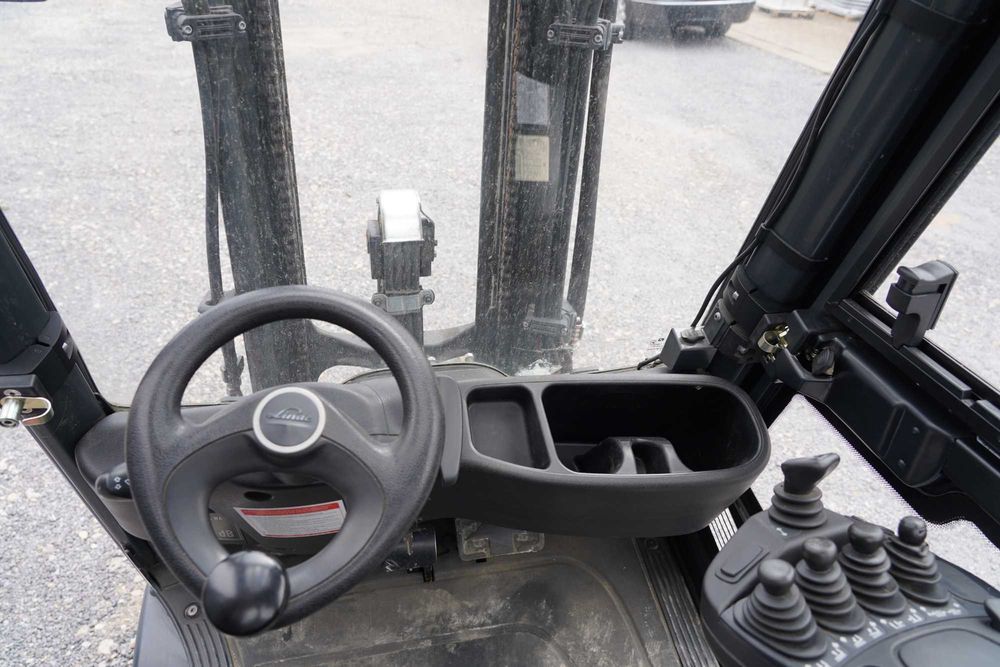 Wózek widłowy Linde H16 391-01 EVO / Fenwick H16 z 2019 roku. - Pełna kabina