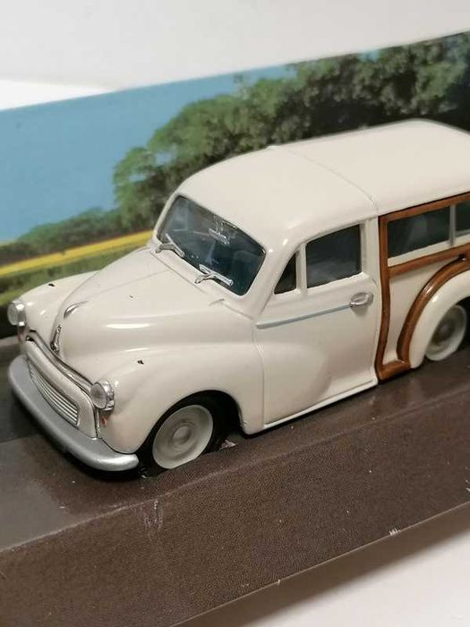 Morris Minor Traveler Corgi Toys