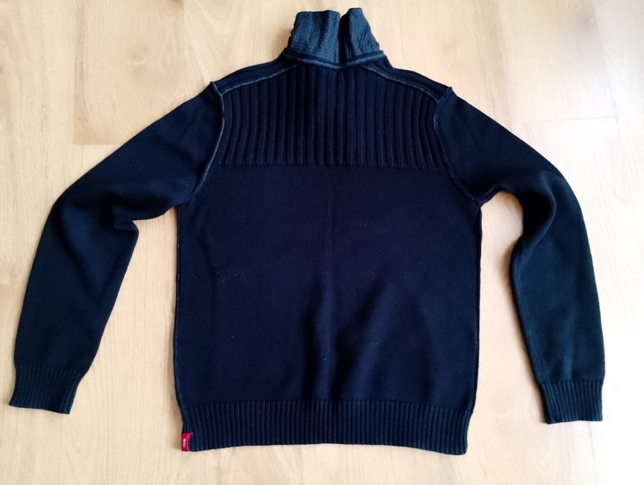 NOWY sweter męski, rozm M ( zdecydowanie)