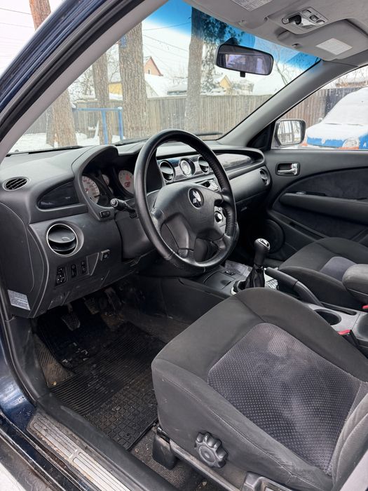 Mitsubishi Outlander 2.0 газ/бензин 4*4 механика 2007 года