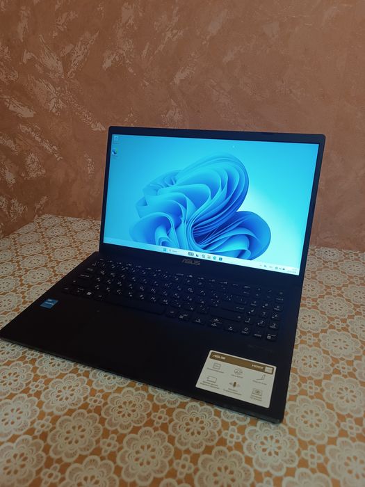 Ноутбук Asus Vivobook (2025 года)