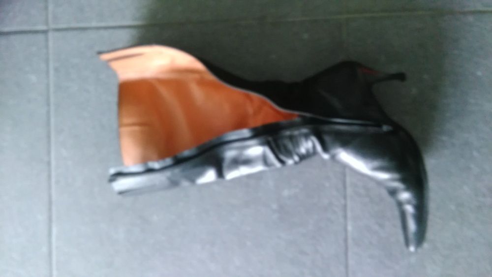 Botas em pele genuína