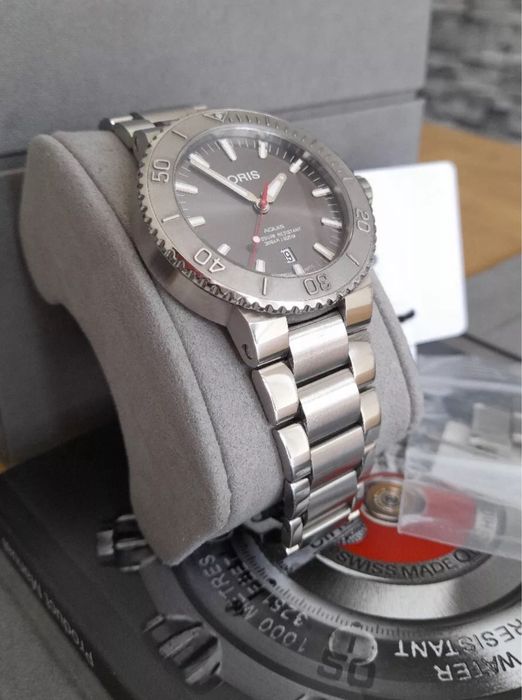 Oris Aquis Date 300 m