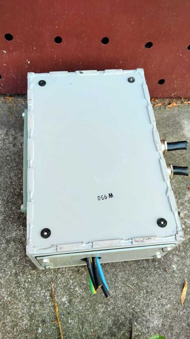 Skrzynka elektryczna natynkowa zewnętrzna