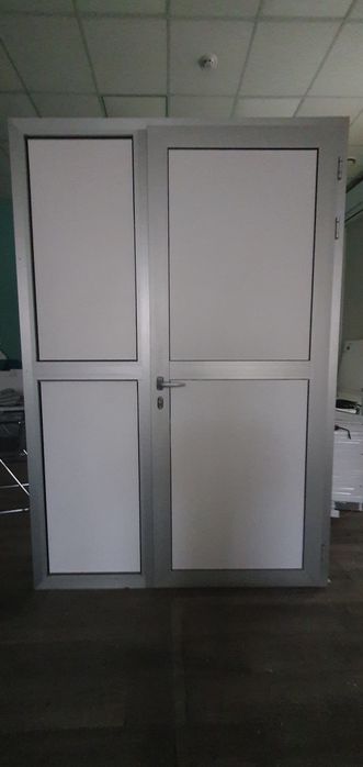 Двері алюмінієві