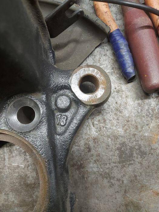Поворотный кулак vw