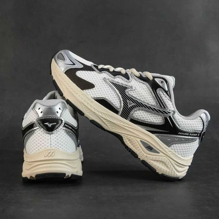 Кросівки - Mizuno Racer S (рефлектив) - 41,42 р