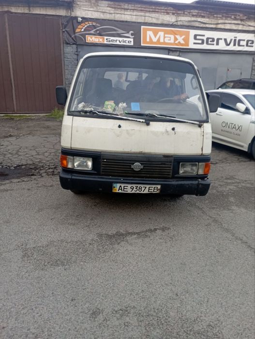 Продам нисан урван