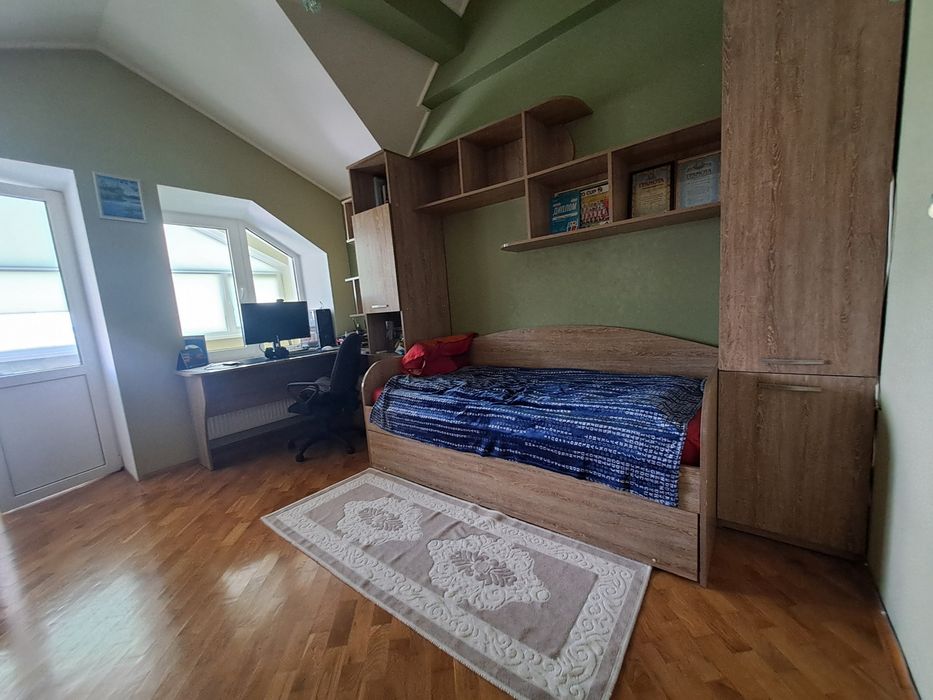 Терміново! Продаж 3к квартири 94.4 кв. м на вул. Лозовецька