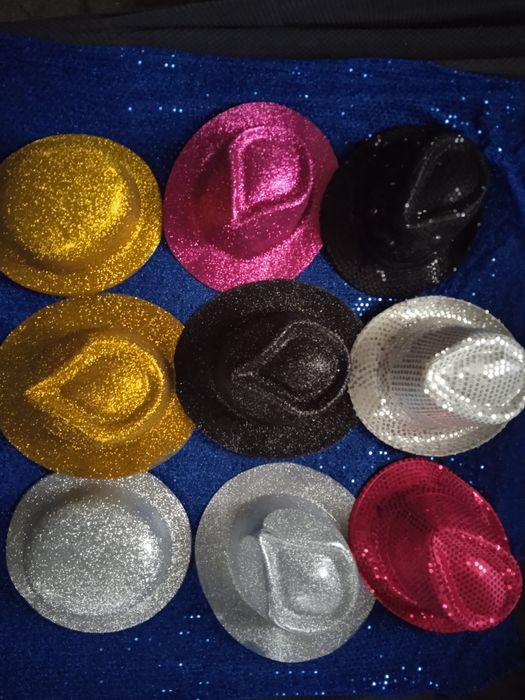 Фартух ковбойські шляпи перурки маски ковпаки прикольний фартухи