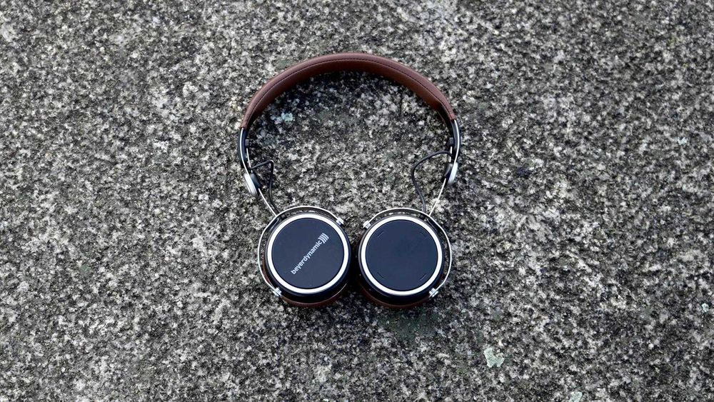 Навушники Beyerdynamic Aventho Wireless