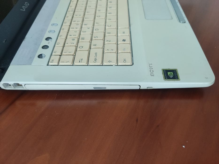 AVARIADO Computador portátil Sony PCG-7N1M sem disco, bateria nem carr