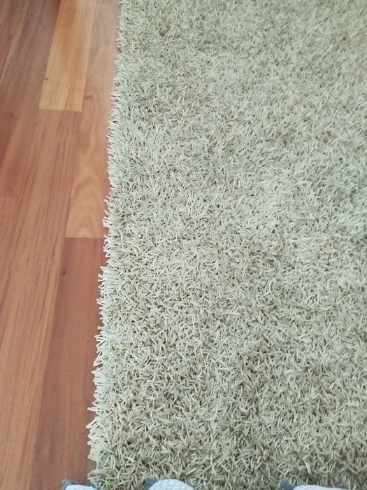 Carpete a bege sala de estar