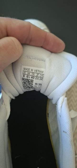 Кросівки білі Adidas