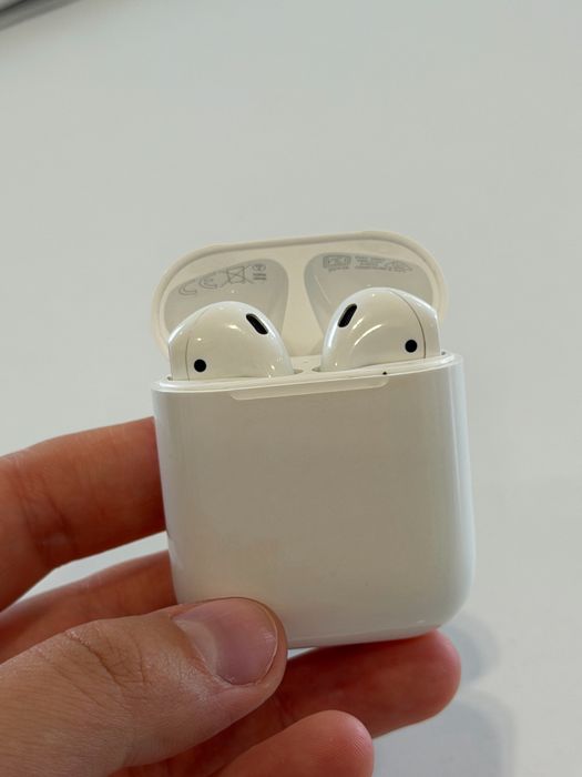 Оригінальні навушники Apple AirPods 2